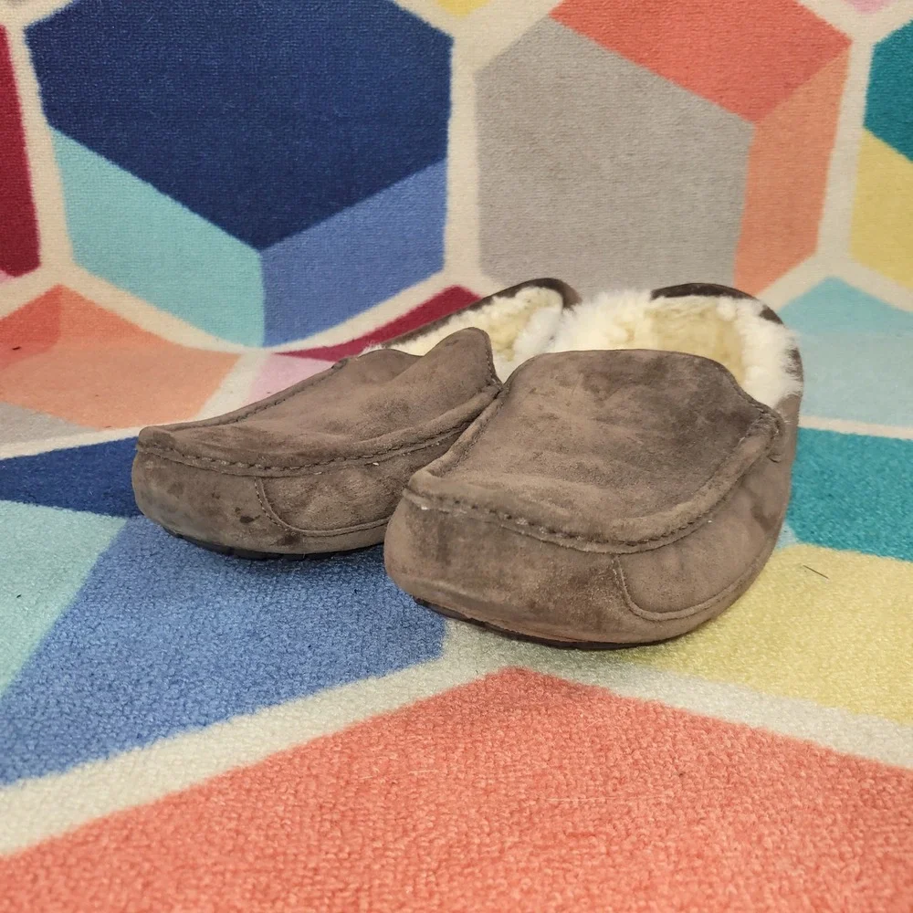 UGG Australia Ascot Suede Slippers Espresso Brown‎ Sheepskin Lined Mens 5775